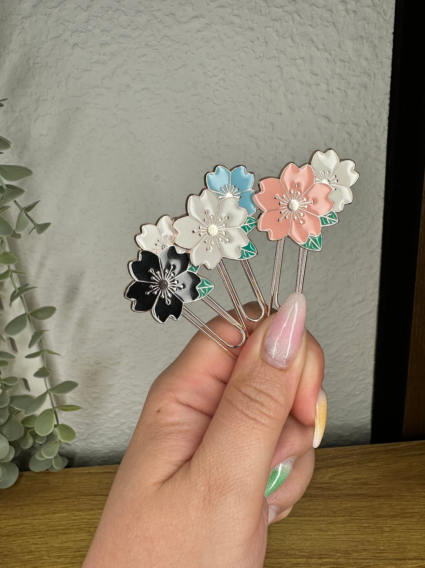 Sakura Bookmark I bracket